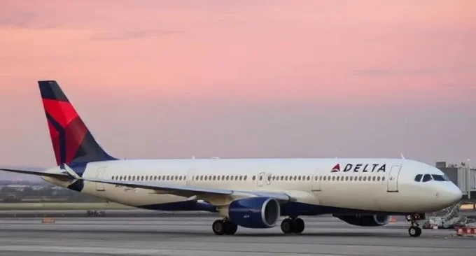 delta flight dl275 diverted lax